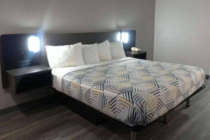 Room 16 of 48