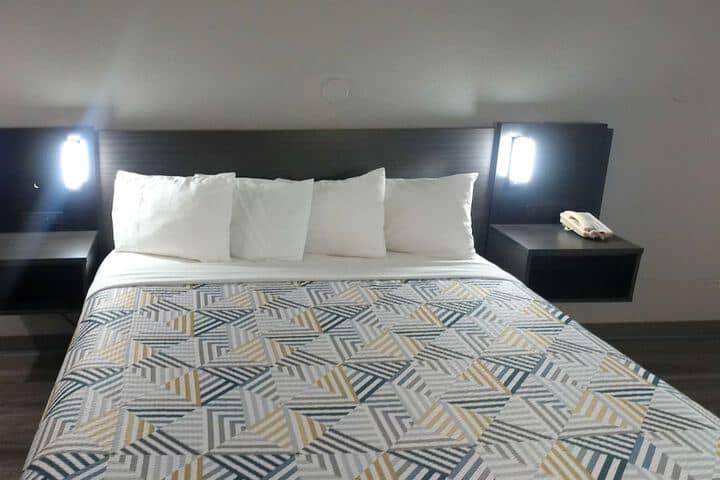 Room 22 of 48