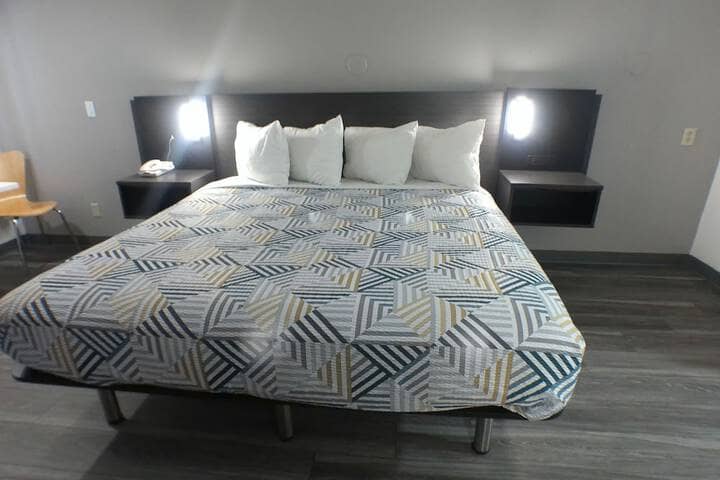 Room 5 of 48