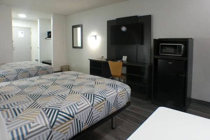 Room 25 of 48