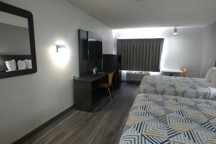 Room 10 of 48