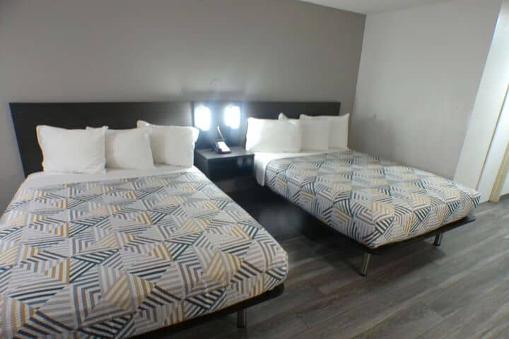 Room 11 of 48